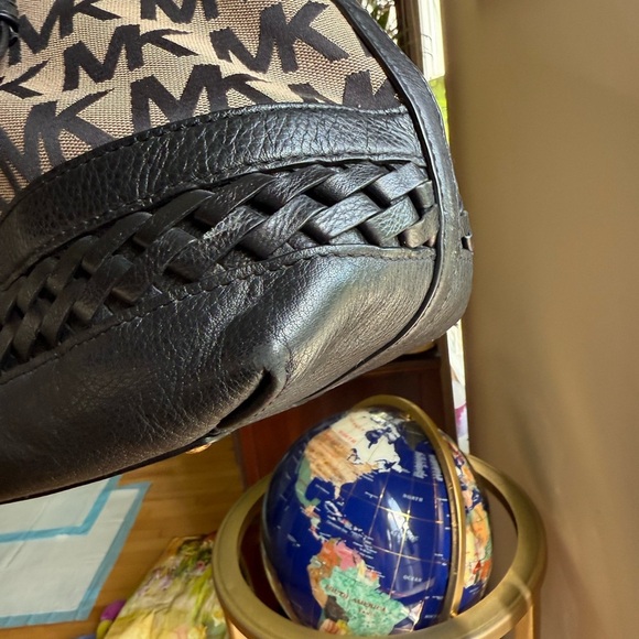 Michael Kors Gladstone signature Black Beige Leather Fabric LG Satchel Bag Purse - Picture 6 of 9